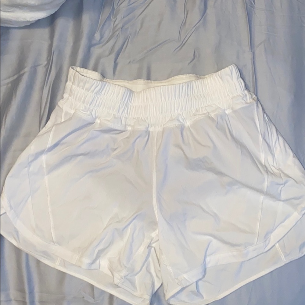 Lululemon Track That Short 5" White sz 6